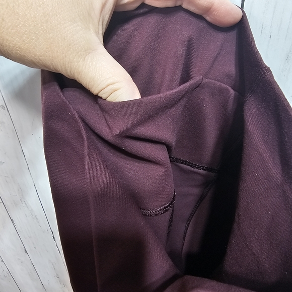 Lululemon Women's Wunder Under Stirrup Leggings Bordeaux Drama Pants Size 6. - Picture 11 of 12